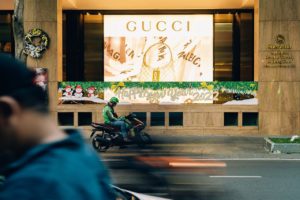 Gucci: shopping con pagamento in criptovalute