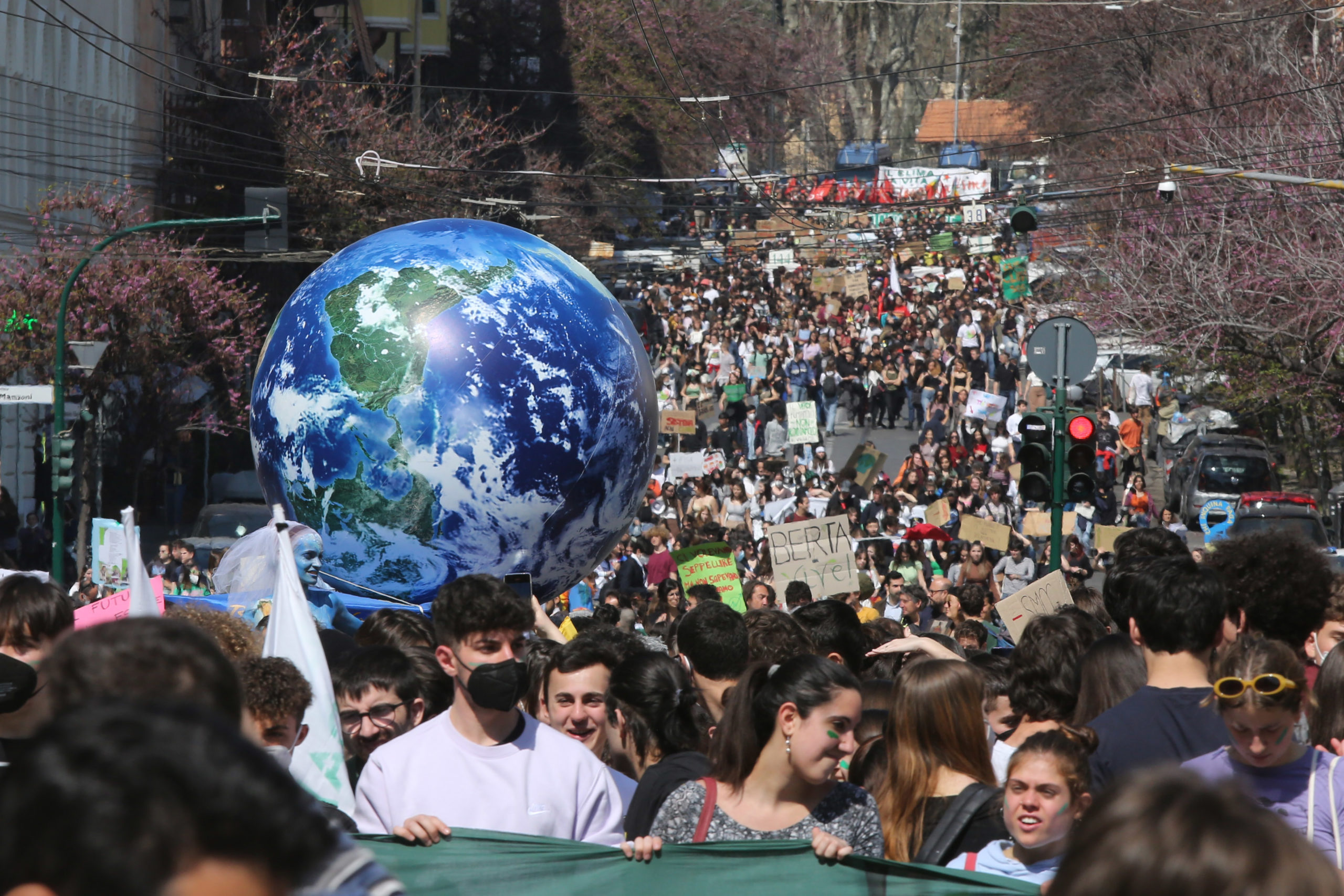 MANIFESTAZIONE FRIDAYS FOR FUTURE A ROMA PROTESTA AMBIENTALISTA CORTEO PER L'AMBIENTE, CORTEO, PIANETA TERRA