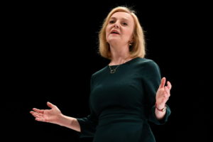 Truss: “Accordo commerciale con Usa ancora improbabile”