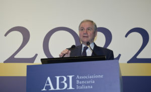 Bce, Visco: “Sbagliato far pesare shock energetico su generazioni future”