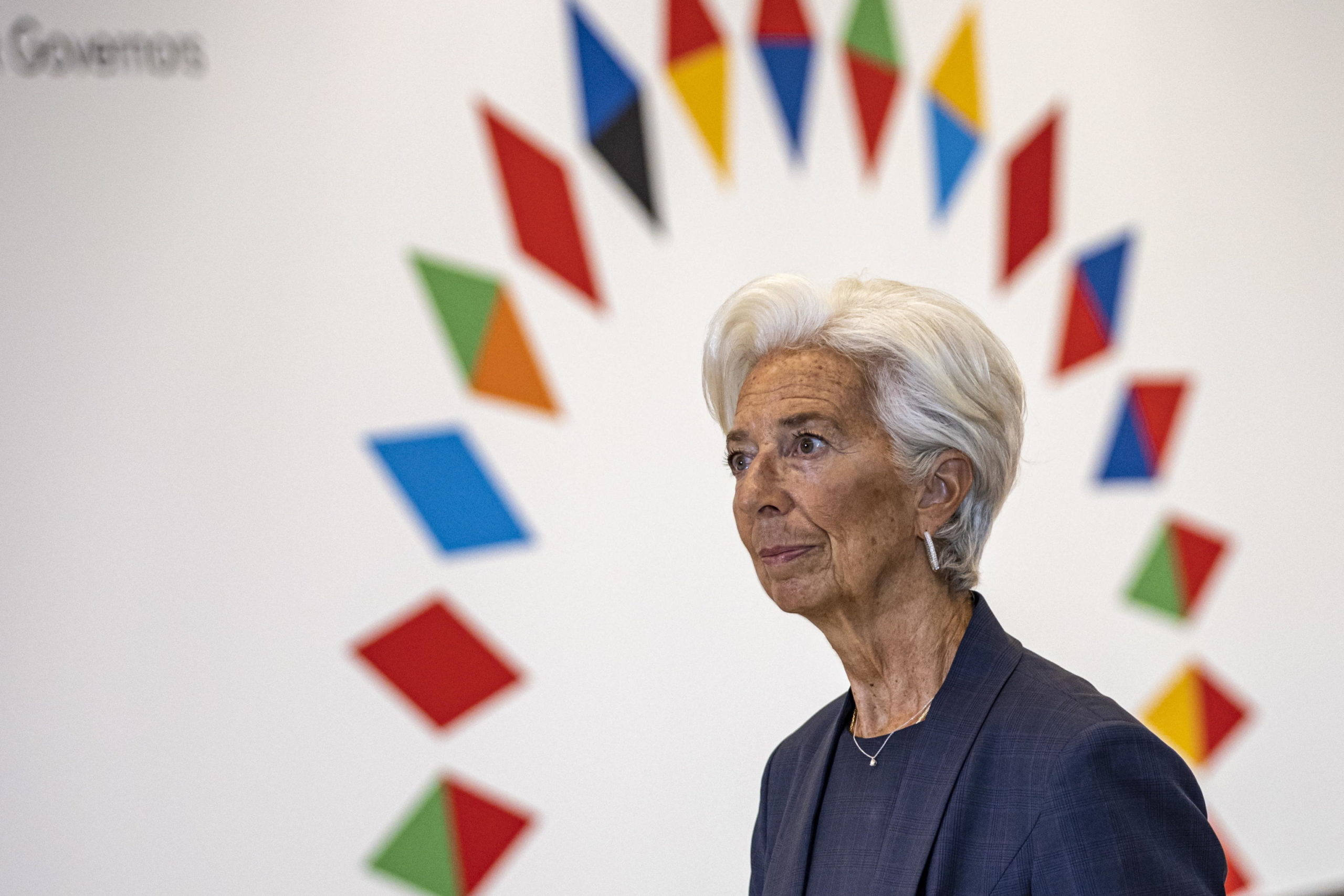 Bce, Lagarde: “Lotta a inflazione è prioritaria, anche a rischio recessione”