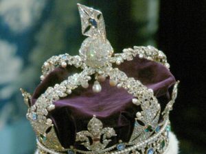 In molti in India chiedono la restituzione del diamante della regina Elisabetta