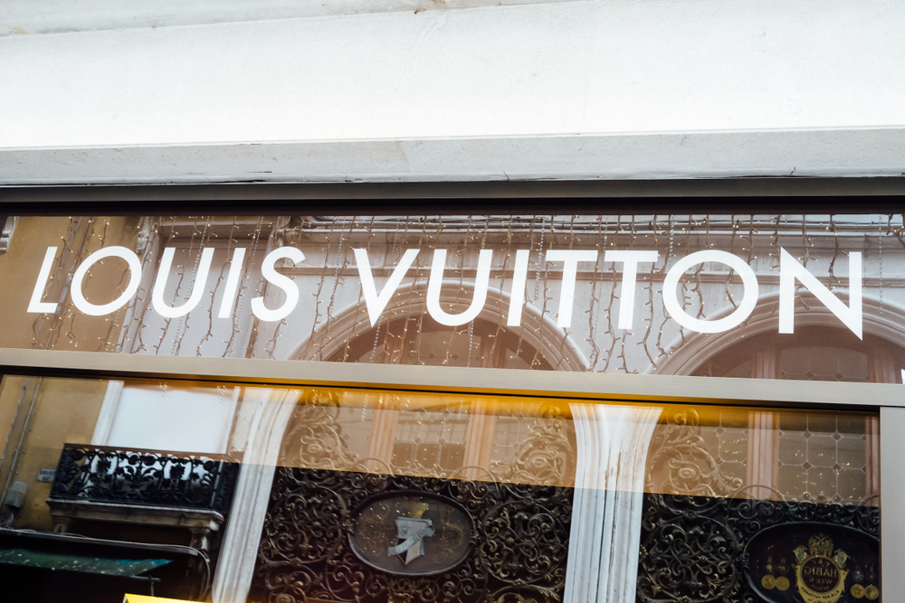 Luis Vuitton: atelier da 500 dipendenti a Civitanova. Produrrà scarpe sportive