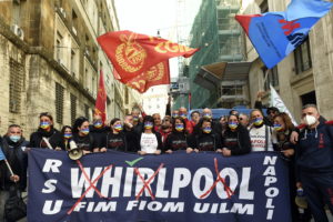 Whirlpool, i sindacati: “Tavolo con il governo prima di vendita”