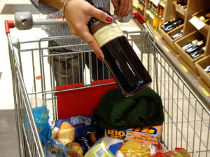 Carrello della spesa: “solo” un prodotto italiano su 4. Soprattutto vino