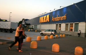 Ikea: vendite +5,6%, ma è per l’inflazione. “Incertezze continueranno”