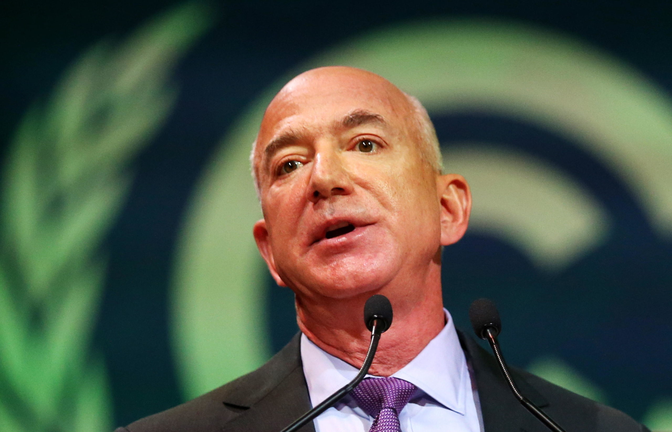 Bezos vende altre azioni di Amazon: scaricate più di 14 milioni per un valore di 2,4 miliardi di dollari