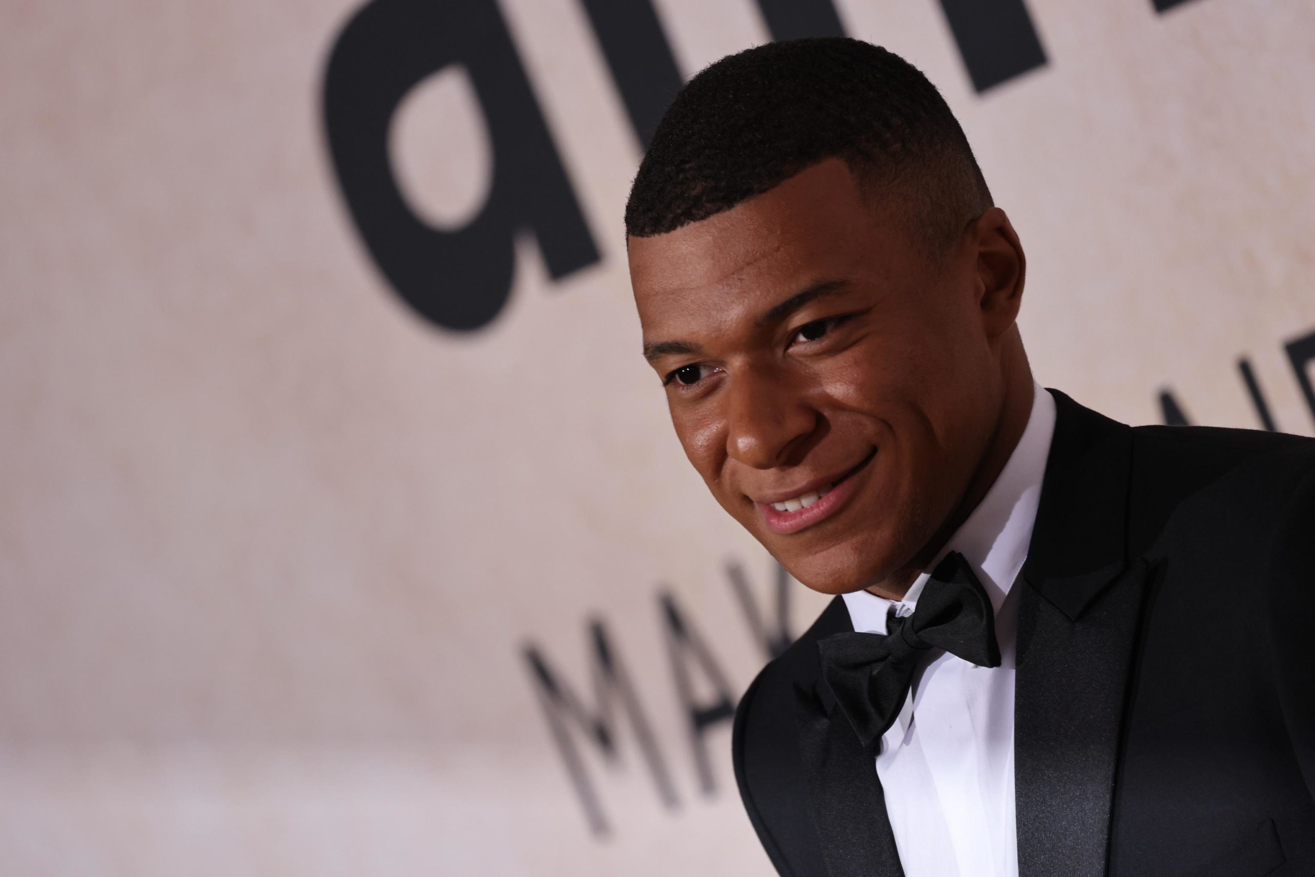 epa09978573 Kylian Mbappé attends the Cinema Against AIDS amfAR gala 2022 held at Hotel du Cap-Eden-Roc in Cap d'Antibes, France, 26 May 2022, within the scope of the 75th annual Cannes Film Festival that runs from 17 to 28 May.  EPA/OLIVIER SANCHEZ