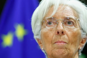 Bce, Lagarde: “Contro inflazione, aumento tassi strumento migliore”