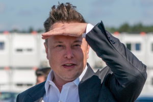 Elon Musk, SpaceX lancia con successo il razzo Falcon 9 Heavy
