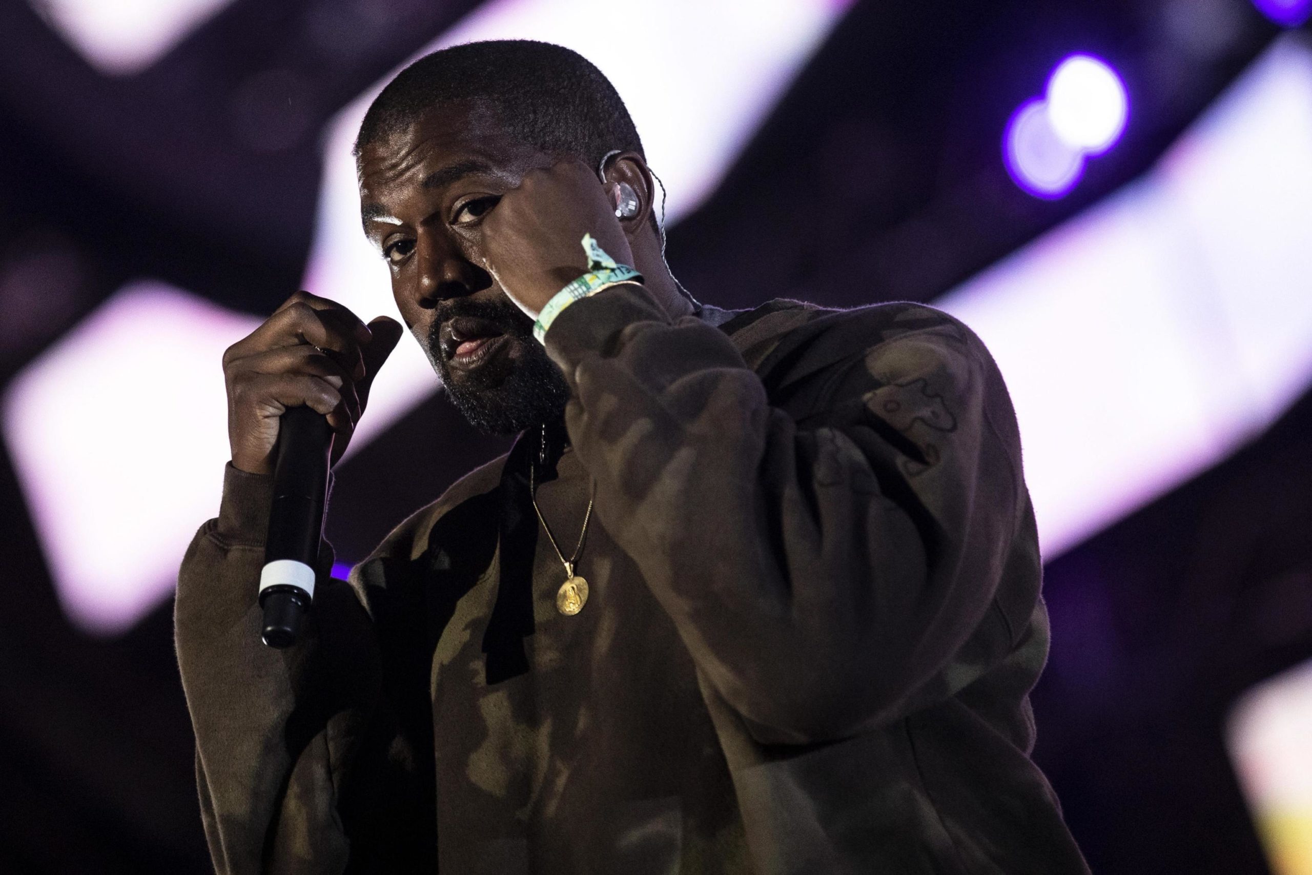 Adidas, addio a Kanye “Ye” West: “Antisemitismo intollerabile”