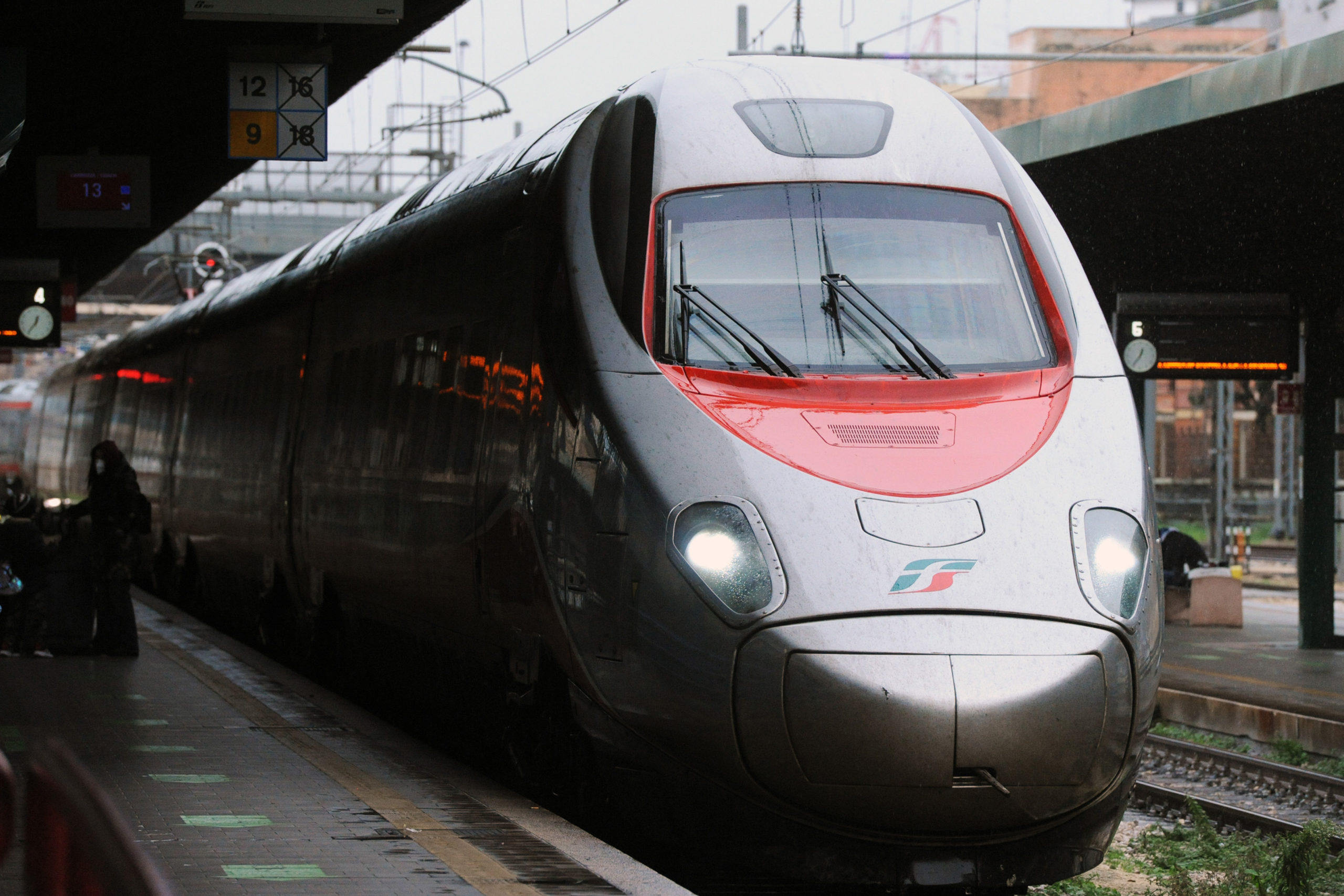 STAZIONE CENTRALE RIORGANIZZAZIONE TEMPORANEA DEI COLLEGAMENTI REGIONALI  CON CANCELLAZIONI PIANIFICATE TRENO