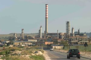 WSJ: Russia aggira sanzioni Usa tramite raffineria in Sicilia