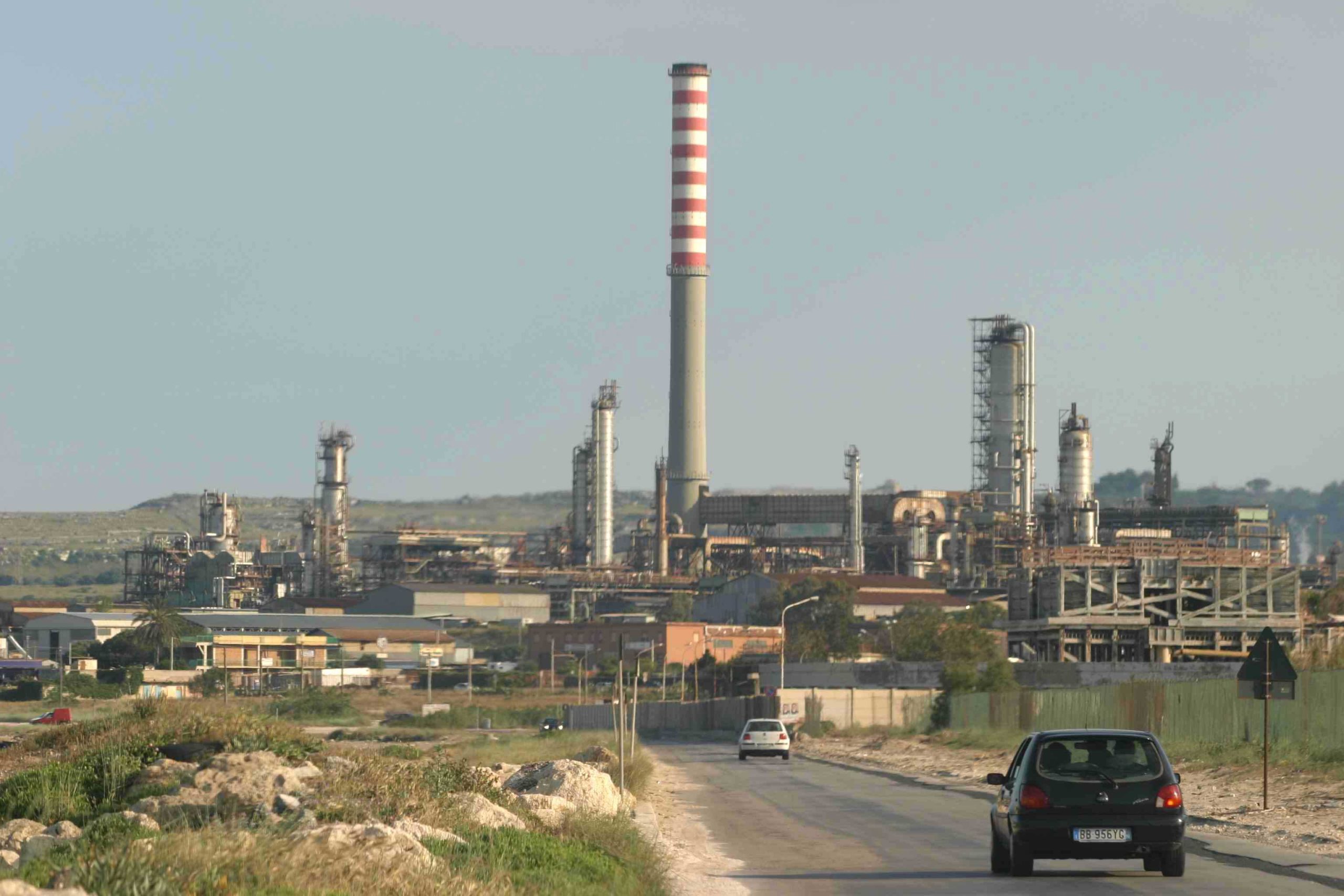 WSJ: Russia aggira sanzioni Usa tramite raffineria in Sicilia