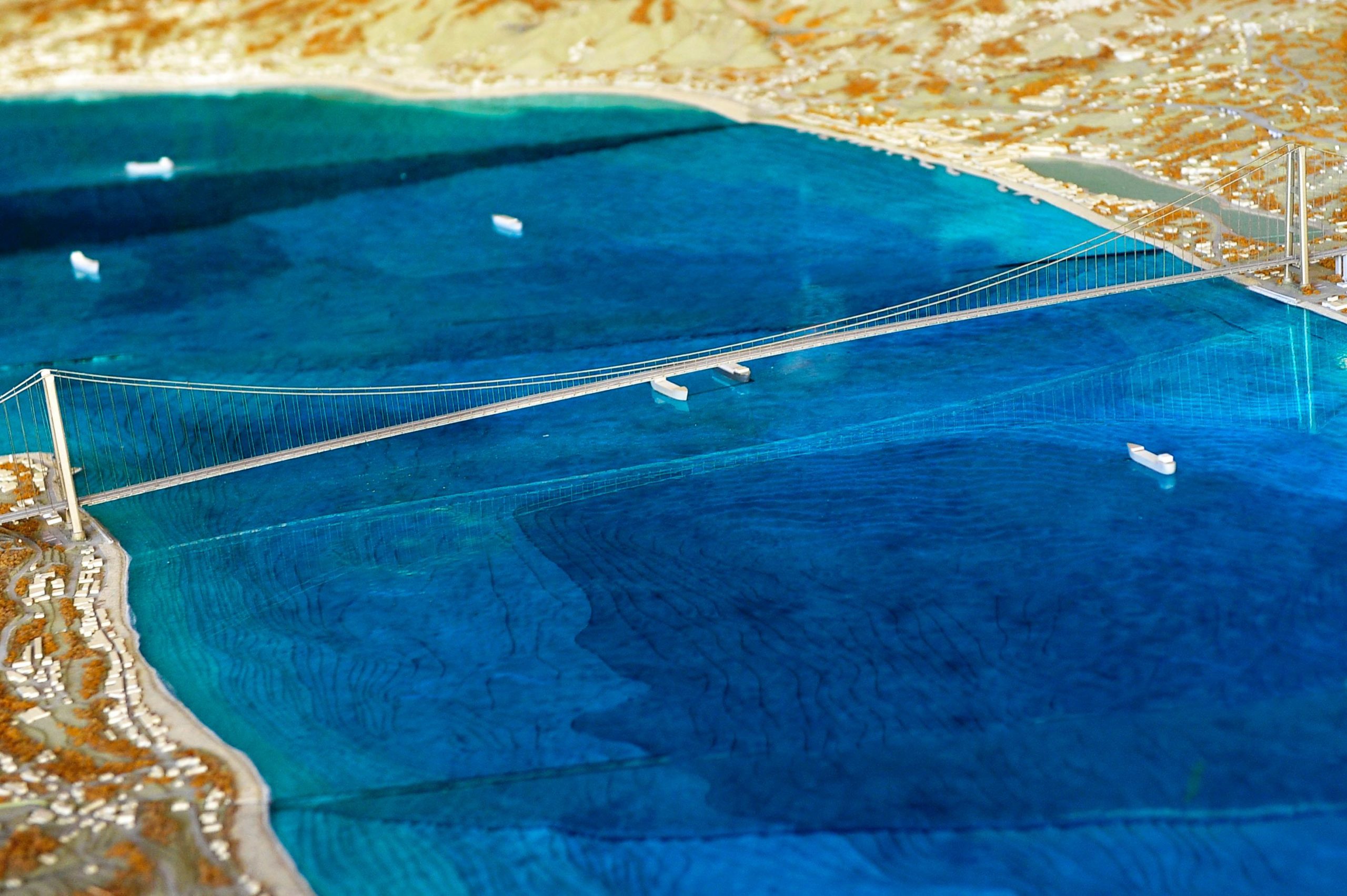 Cattaneo: Ponte sullo Stretto di Messina da costruire subito