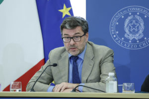 Giorgetti firma decreto: da gennaio pensioni +7,3%
