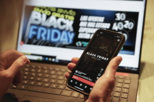 Anche i consumatori statunitensi aspettano il Black Friday per sfruttare gli sconti