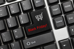 Black Friday, raffica di pubblicità: due su tre compreranno on line