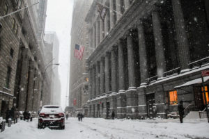 Wall Street debole: pesano paure per decisioni Fed e dati macro