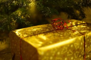 Confcommercio: tredicesime ai minimi, per i regali di Natale spesa sarà di 157 euro