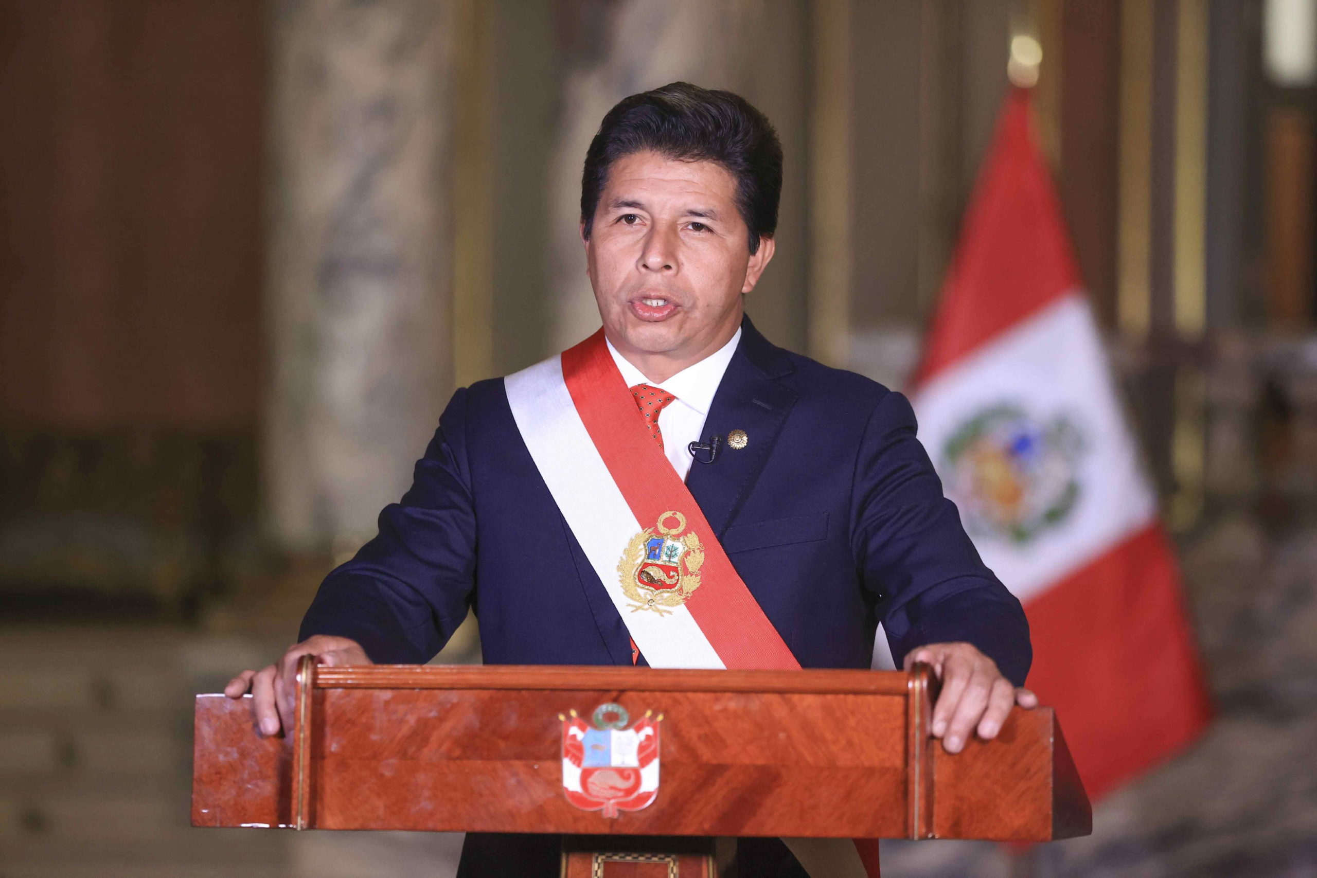 Perù, destituito il presidente Castillo