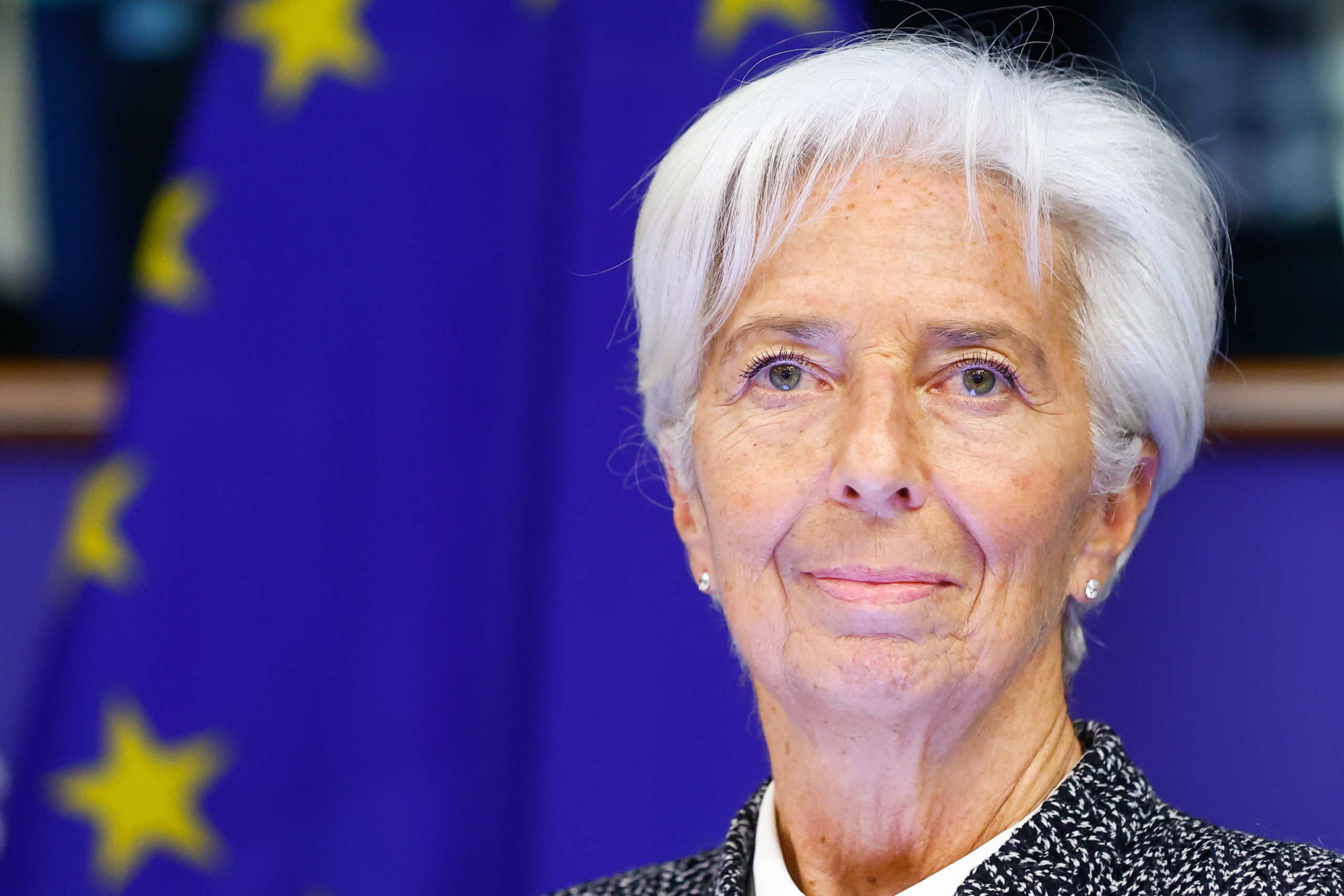 L’Europa chiude in positivo rassicurata dalle parole della Lagarde