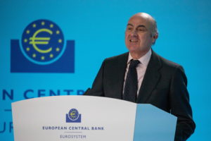 Bce, de Guindos: “l’obiettivo è riportare l’inflazione al 2%”
