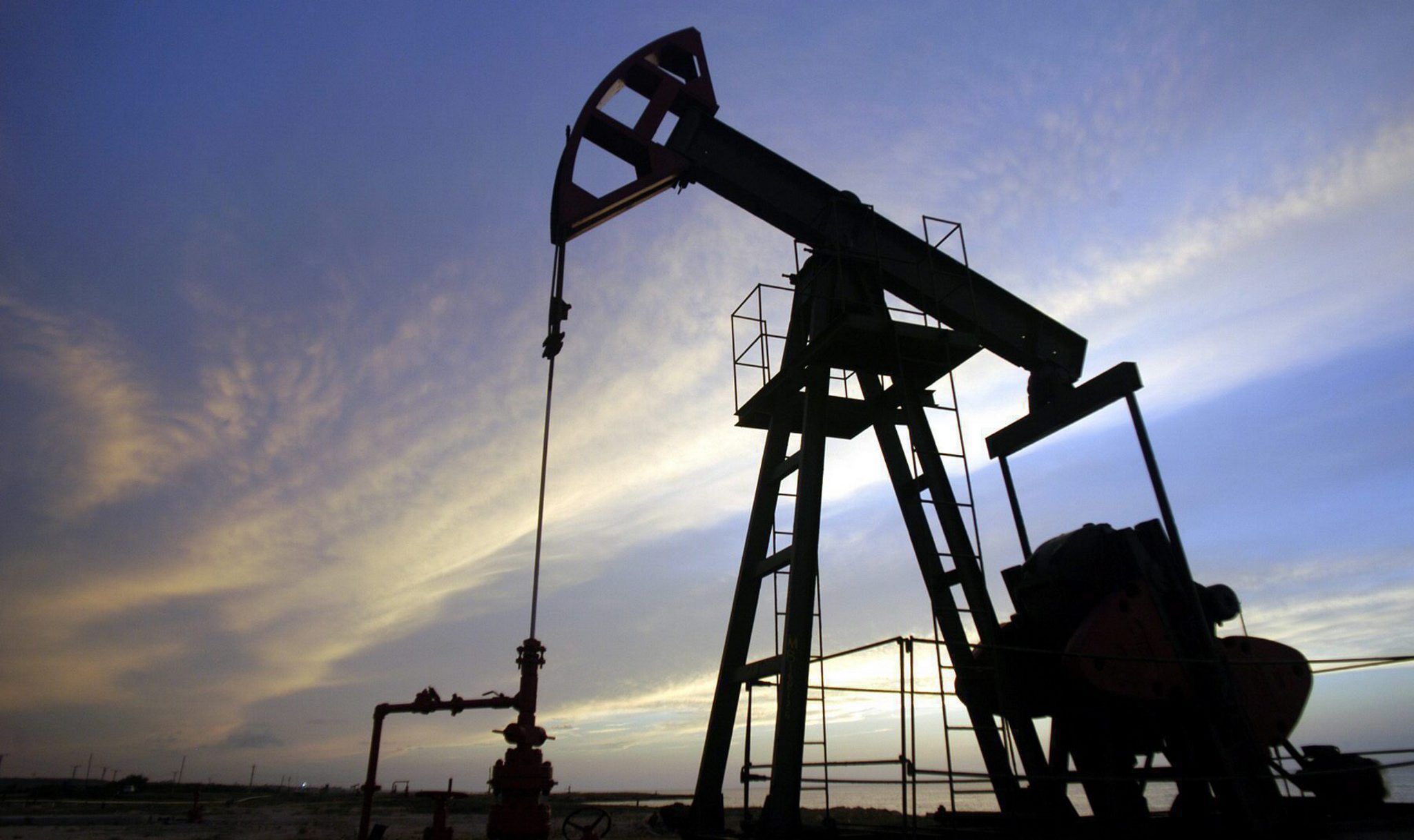 IEA, crolla la domanda di petrolio nel 2024 di quasi il 50%