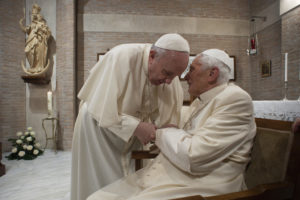 È morto Benedetto XVI, l’annuncio della Santa Sede
