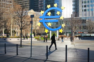 Eurozona, produzione industriale cala oltre le attese
