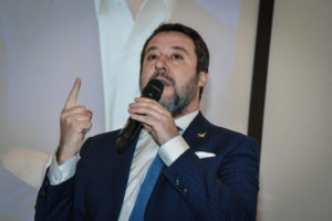 Salvini: chi dice che il taglio delle tasse non è una priorità è un cretino