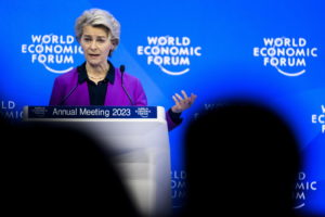 Davos, von der Leyen lancia piano industriale Green deal