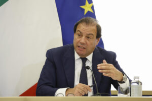 Fisco, il vice ministro Leo annuncia: “con la Nadef risorse per ridurre le tasse nel 2024”