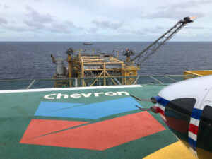 Chevron, utile raddoppiato a 35,5 mld. Ma azioni in calo