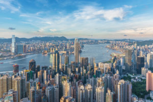 Covid, Hong Kong abolirà quarantena per positivi
