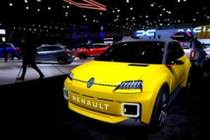 Renault: vendite -14,6%, male le Clio. Ma bene elettriche