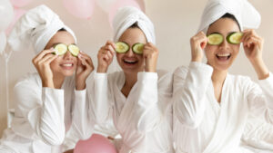 Italiani vanitosi: la cosmetica supera i livelli pre-Covid. Nel 2022 fatturato a 13,2 miliardi