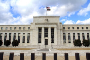 Fed, Bullard: “la decisione dell’Opec complica il compito della Fed”