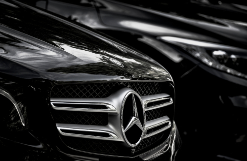 Mercedes-Benz, secondo trimestre positivo: ricavi in crescita del 5%
