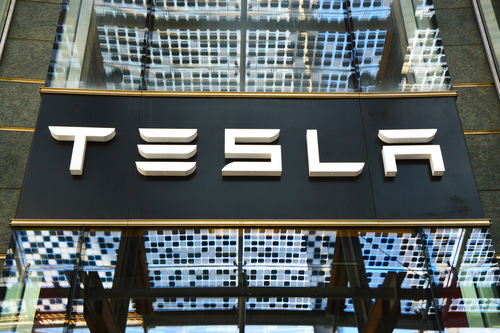 Tesla produce 4.000 auto a settimana prima del previsto in Germania
