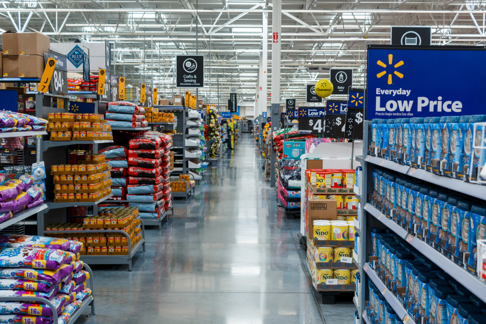 Anche Walmart licenzia: a rischio centinaia di dipendenti