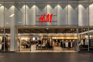 H&M nella bufera: chiede ai suoi dipendenti di fare test d’intelligenza per capire chi licenziare