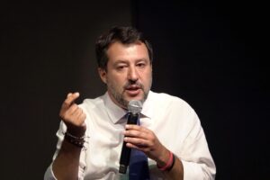 Salvini sul Ponte sullo stretto: “inizio cantieri nell’estate 2024”