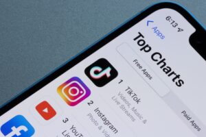 TikTok rassicura il governo: “Dati sicuri, pronti a un incontro”