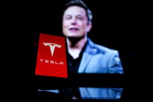 Tesla, Elon Musk vuole Warren Buffett nell’azionario