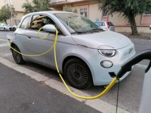 Stellantis: Fiat 500 leader mercato italiano elettriche