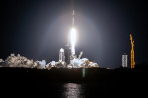 SpaceX non dà dati del lancio, FAA: “Rischio collisione”. E la multa