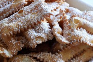 Carnevale, prezzi frittelle e chiacchiere alle stelle
