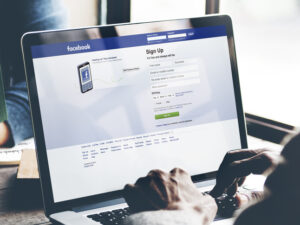 Uk, rigettata class action da 3,7 mld contro Facebook. Per ora
