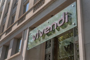 Tim, Vivendi esce dall’ombra: “Valutare solo offerte adeguate”